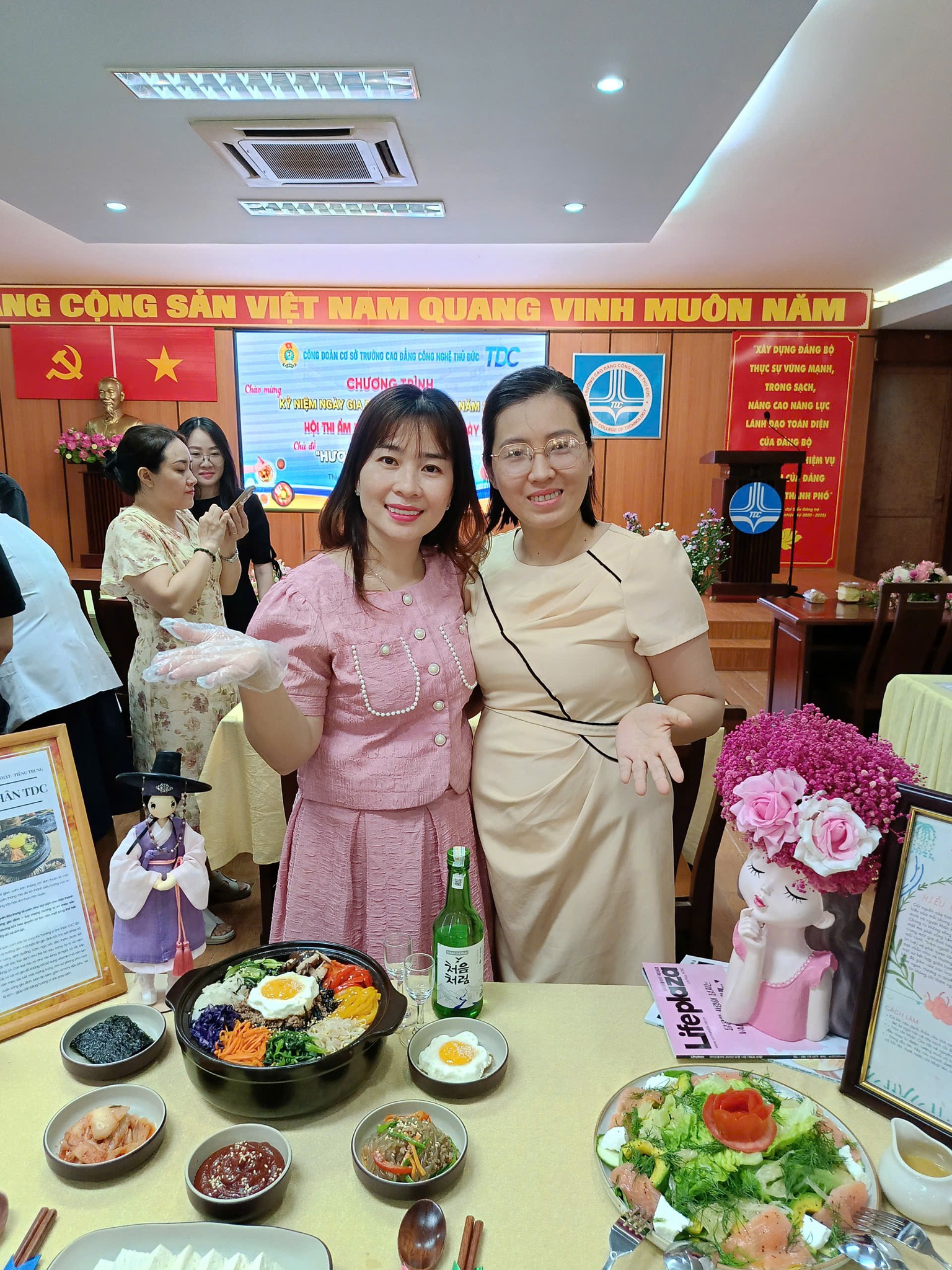 GIẢNG VIÊN KHOA ĐÔNG PHƯƠNG ĐẠT GIẢI BA CUỘC THI ẨM THỰC